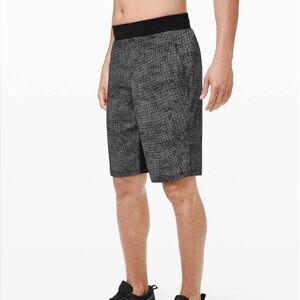 Lululemon‎ T.H.E. Short 11" *Linerless
Cubed Ice Grey Black Medium Mens